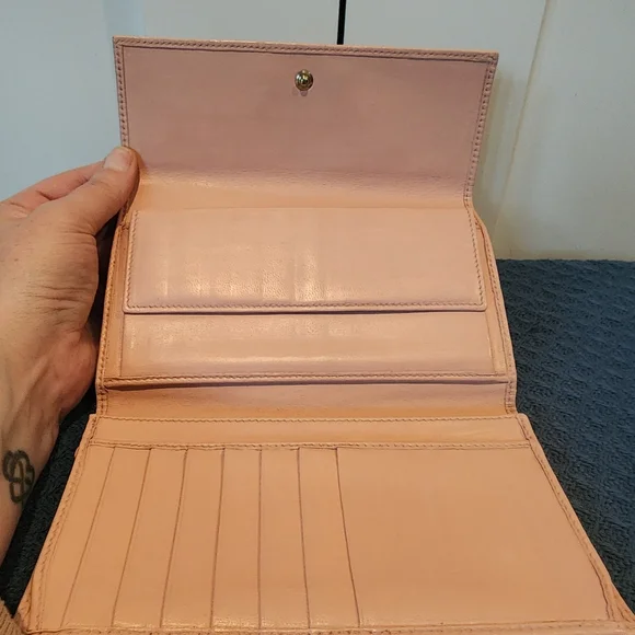 Gucci Guccissima light Pink wallet EUC - Picture 9 of 14